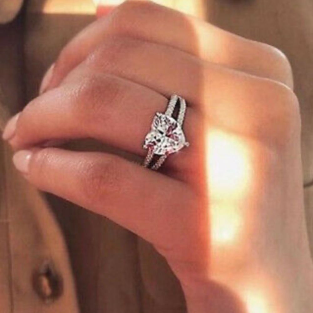 New 925 Sterling silver diamond stone ring